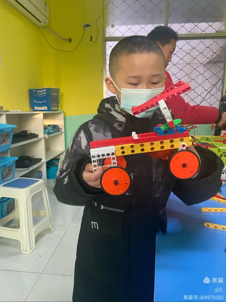 5:30  启梦机器人寒假课程